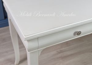 120 cm classic style desk made of solid wood and colored white